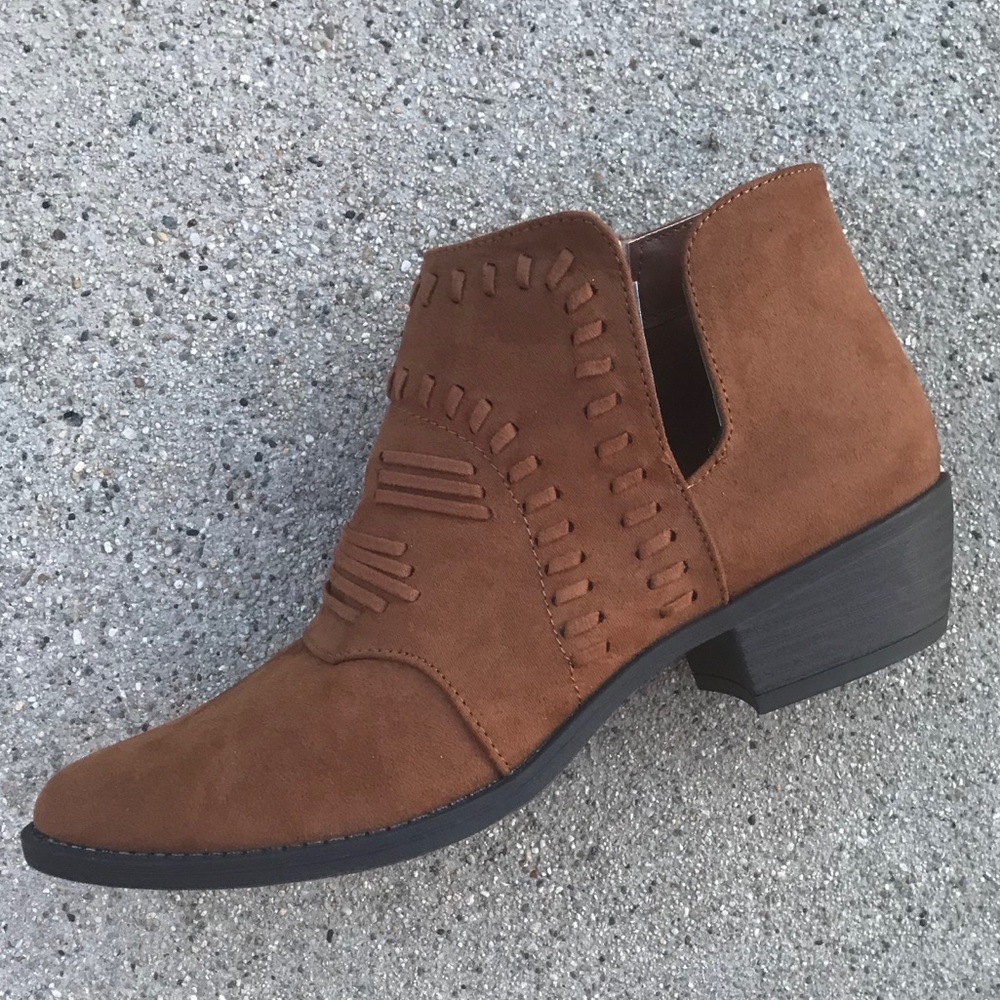 🆘ONLY ONE LEFT 🆘 Qupid Maple brown BOOTIE - Picture 2 of 2